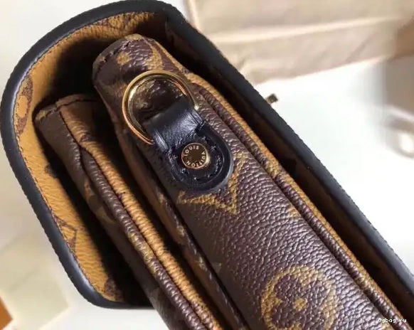 Louis POCHETTE Vuitton METIS 0427
